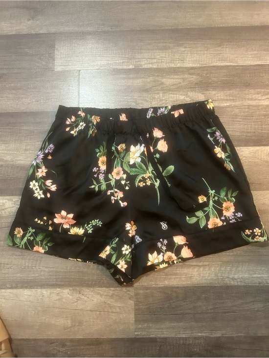 Victoria's Secret Pants - Victoria's Secret Women’s Black Floral Satin Shorts Size Medium  M